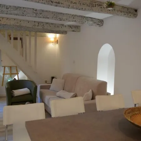 Duplex De Charme 4 Personnes Quartier Du Port A Apartment